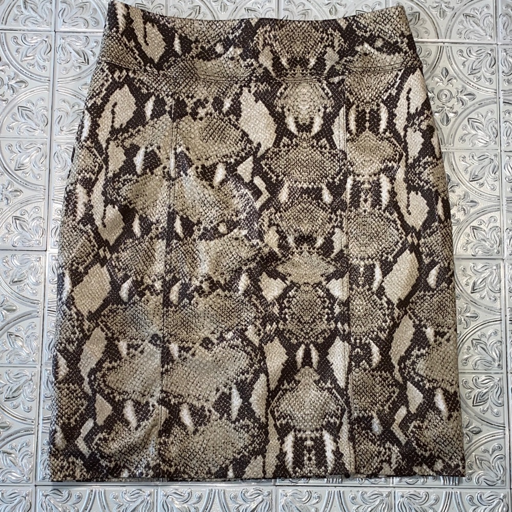 Chico’s Snakeskin Print Pencil Skirt Neutral Midi Size 0 Small 4/6